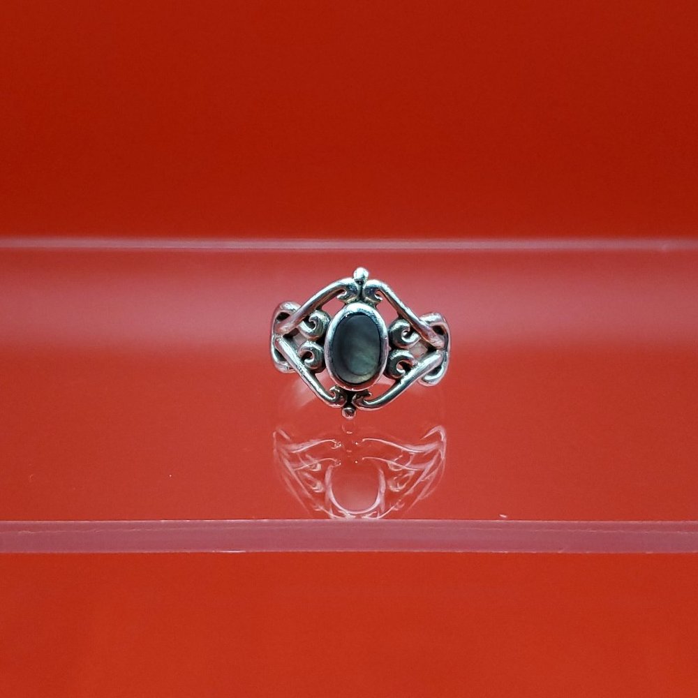 Size 5.75 925 Sterling Silver Fancy Dark Shell Ring